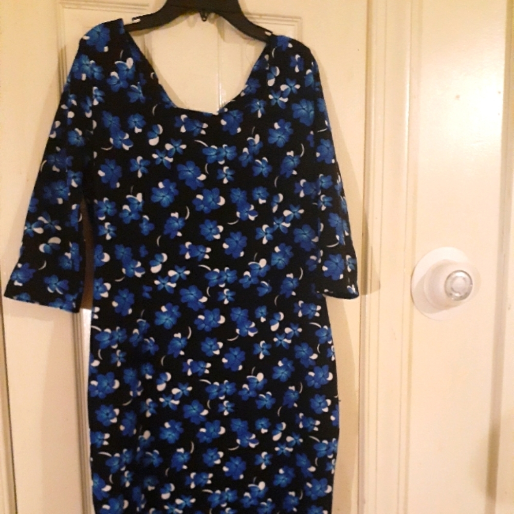 Scoop neck 3/4 sleeve dress L